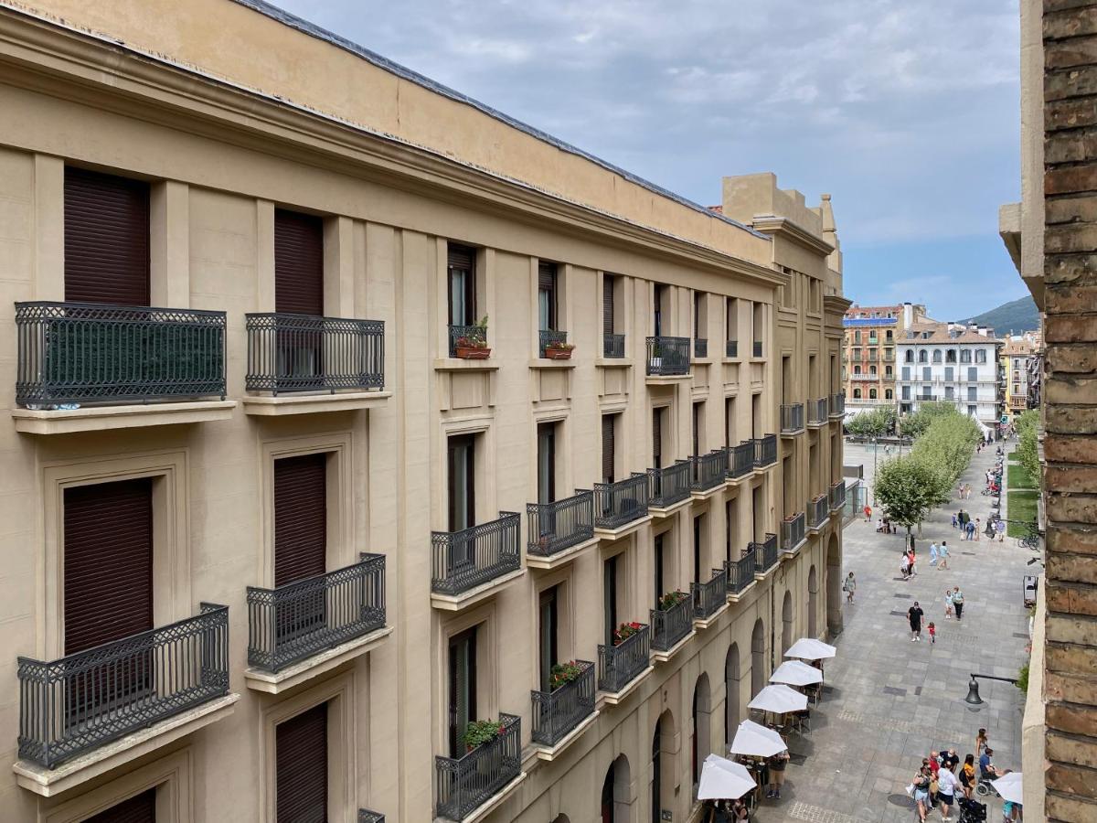 Hostal Espoz Y Mina ปัมโปลนา ภายนอก รูปภาพ
